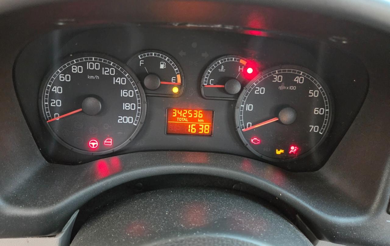 Fiat Punto 1.3mtj 5p anno 2003 con 342.000km Neopatentati ok