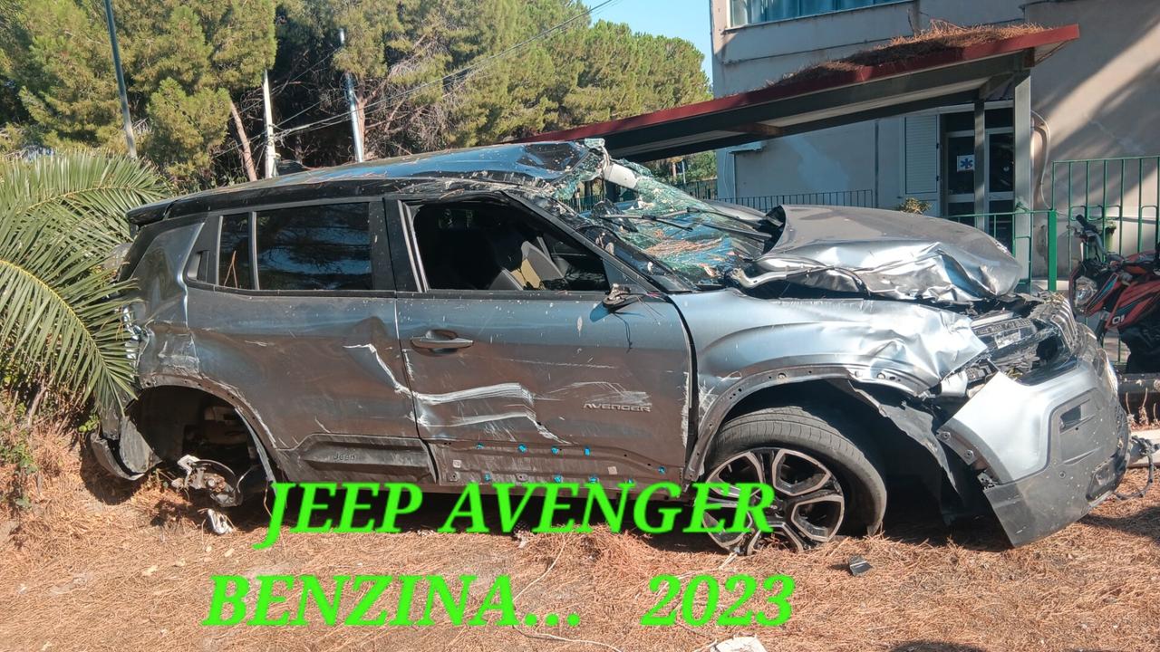 Jeep Avenger incidentata sinistrata mondialcars 023