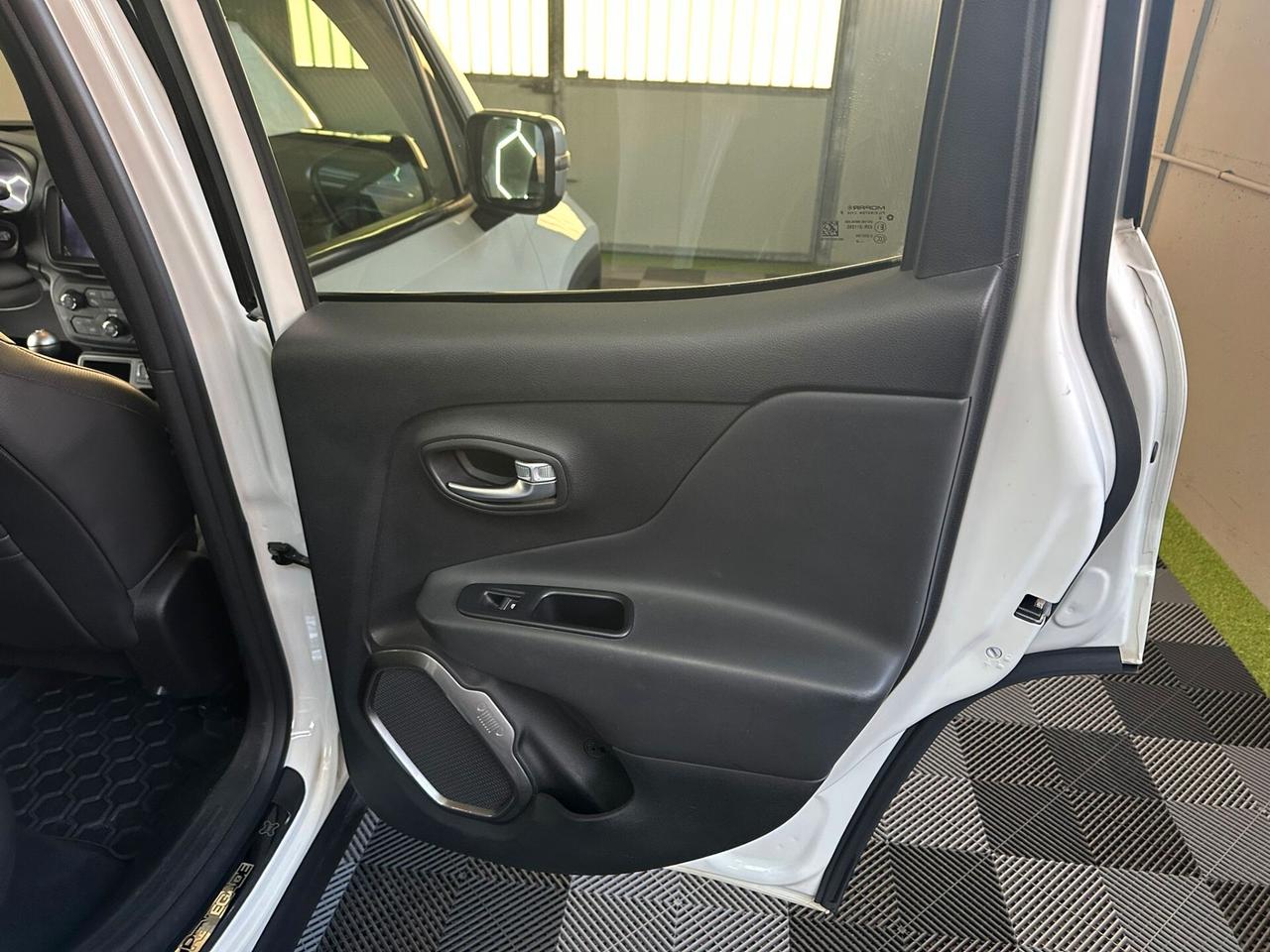 Jeep Renegade 1.6 Mjt DDCT 120 CV Longitude