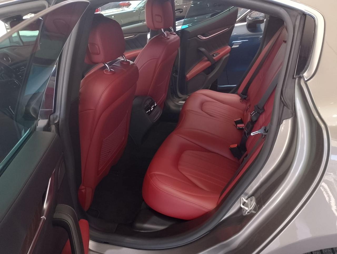 Maserati Ghibli L4 330 CV MHEV Granlusso INTERNO ROSSO CARTIER