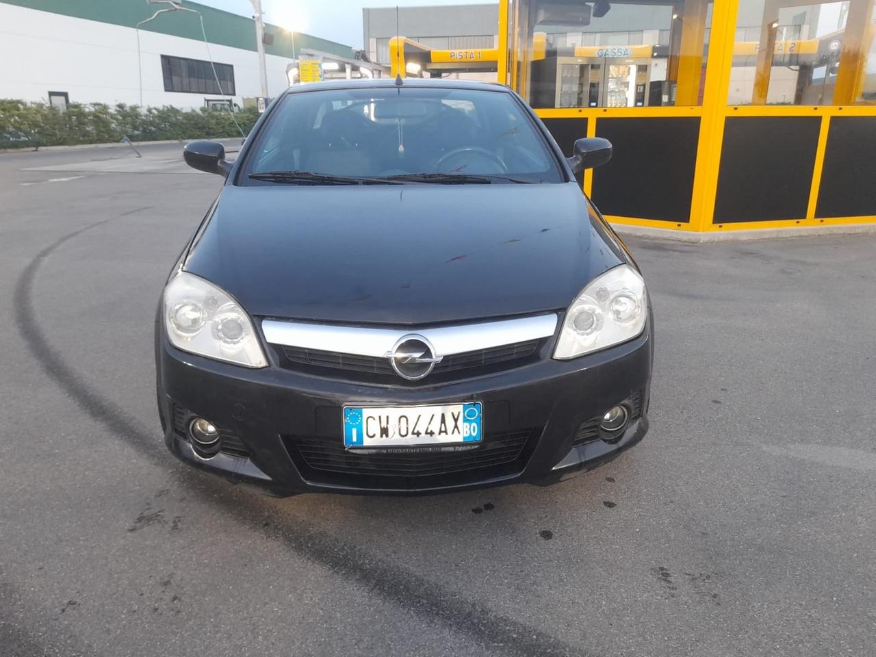 Opel Tigra TwinTop 1.4 16V First Edition