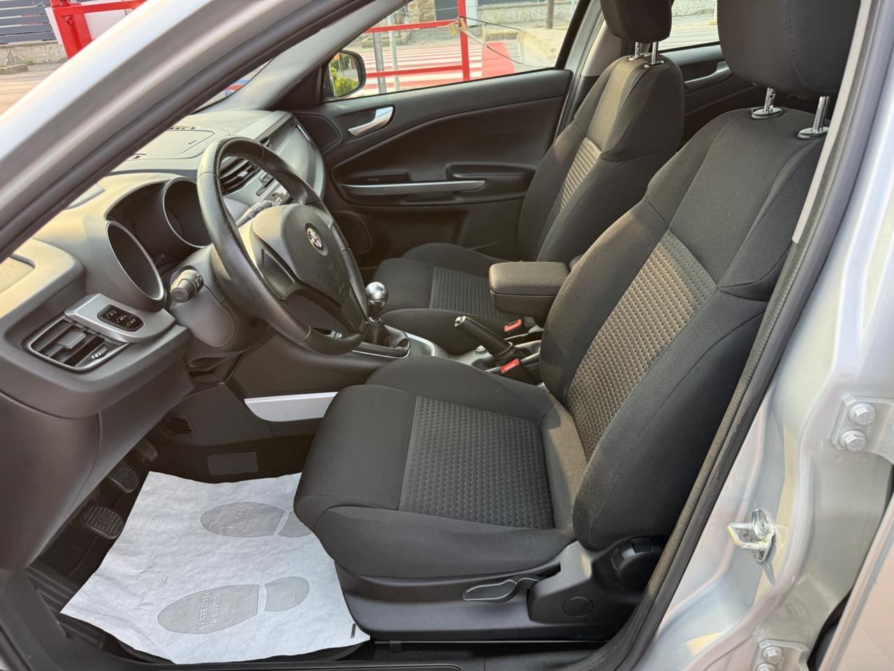 Alfa Romeo Giulietta 1.6 JTDm-2 105 CV Distinctive