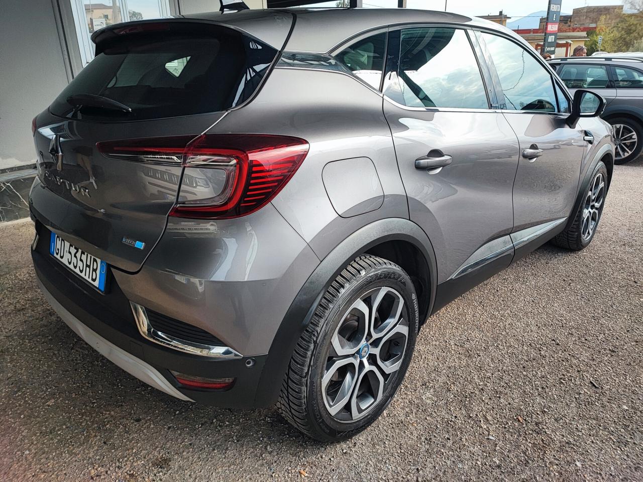 Renault Captur Plug-in Hybrid E-Tech 160 CV Initiale Paris