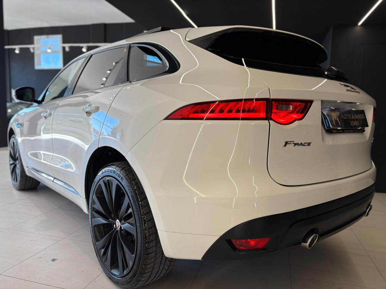 Jaguar F-Pace 3.0 D 300 CV AWD R-Sport