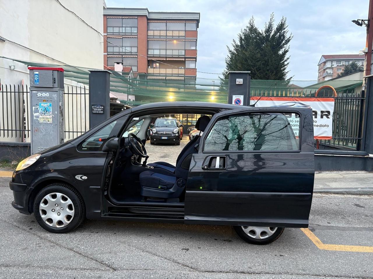 Peugeot 1007 Happy 1.4 75 cv GPL