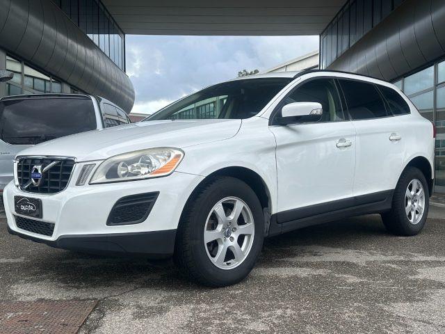 VOLVO XC60 D3 AWD Geartronic Momentum