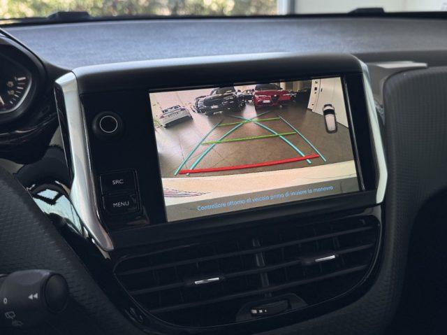 PEUGEOT 208 82cv 5 porte Signature OK NEOPATENTATI