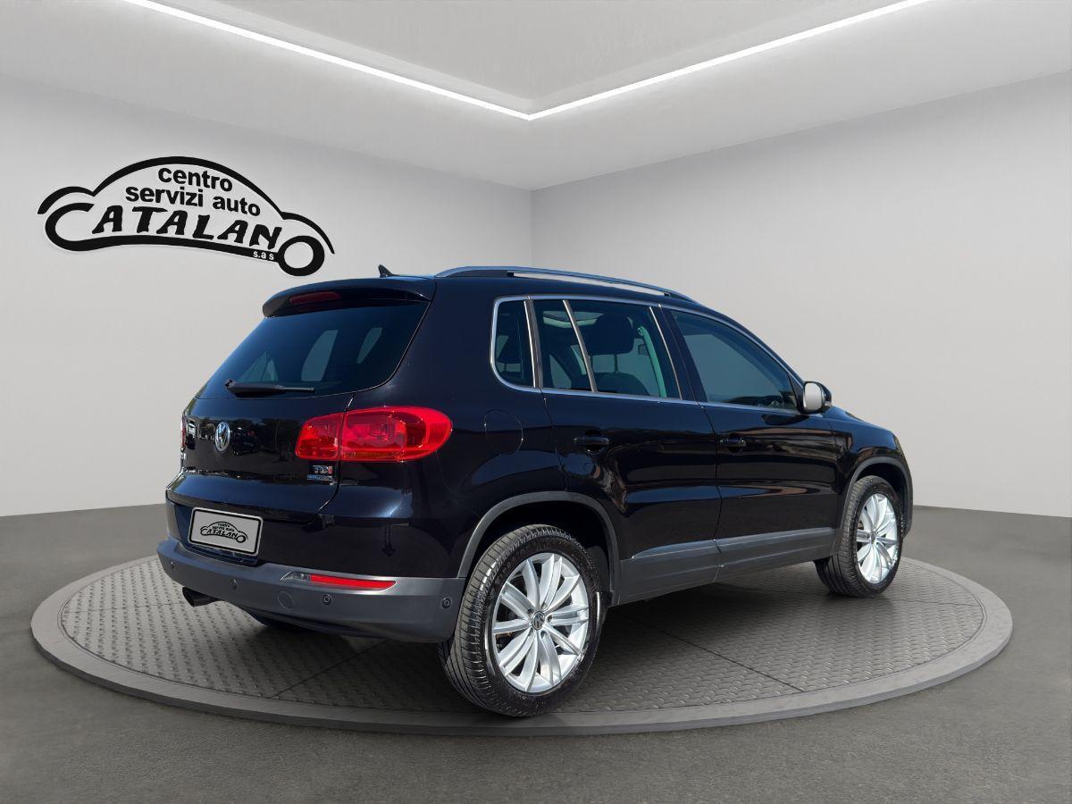 VOLKSWAGEN - Tiguan - 2.0 TDI 110 CV Sport BlueMotion Technology TETTO APRIBILE