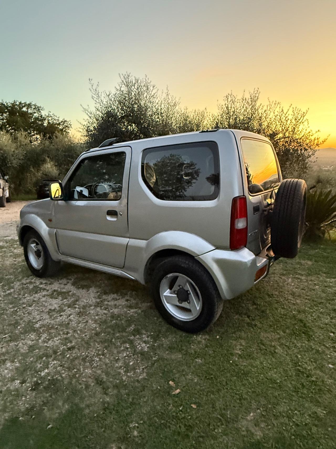 Suzuki Jimny 1.3i 16V cat 4WD JLX Mode