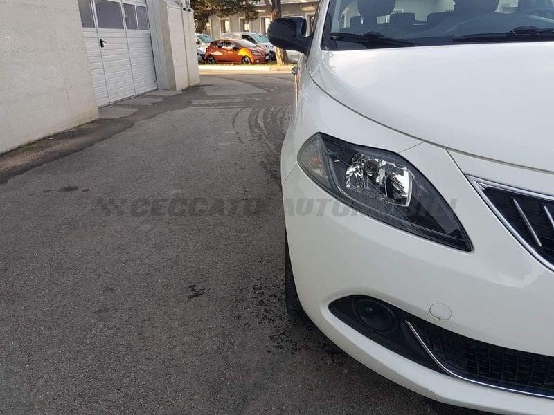 Lancia Ypsilon Ypsilon 1.0 firefly hybrid Silver s&s 70cv 5p.ti