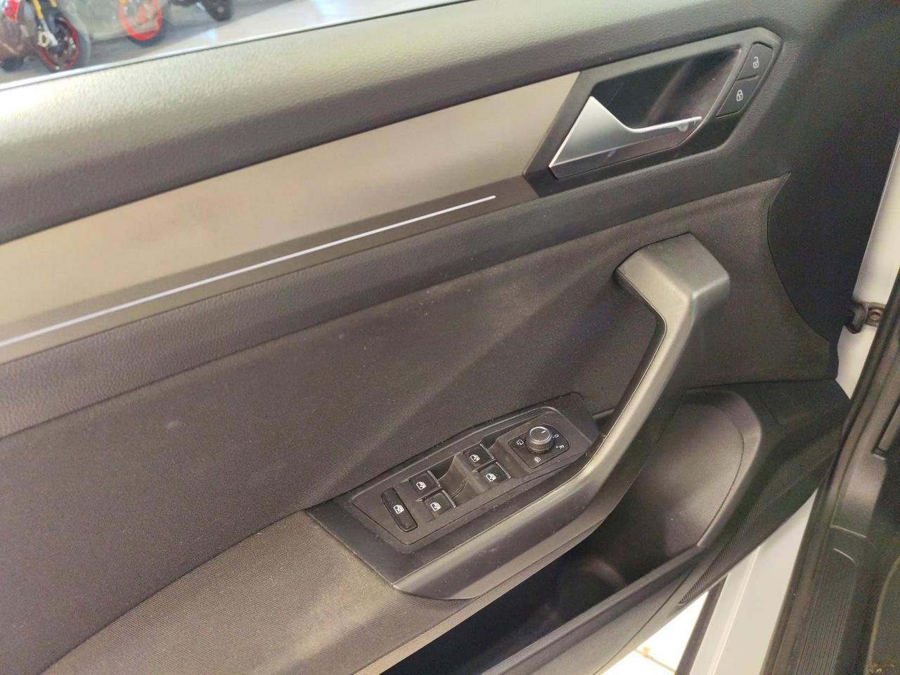 Volkswagen T-Roc 1.0 tsi Advanced