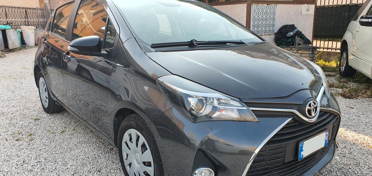 Toyota Yaris 1.0 5 porte Lounge