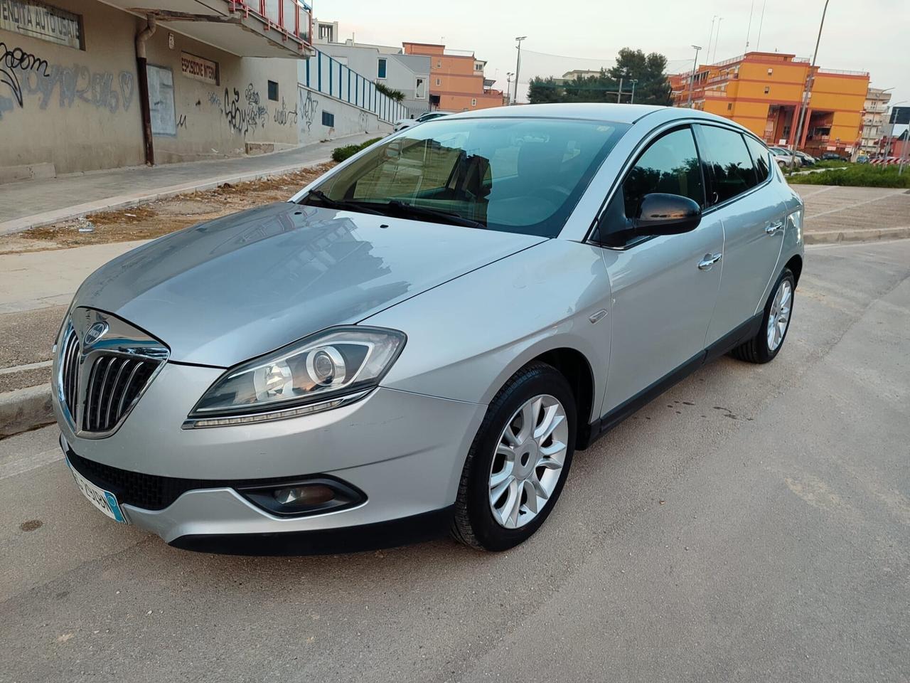 Lancia Delta 1.6 MJT DPF 2011!!