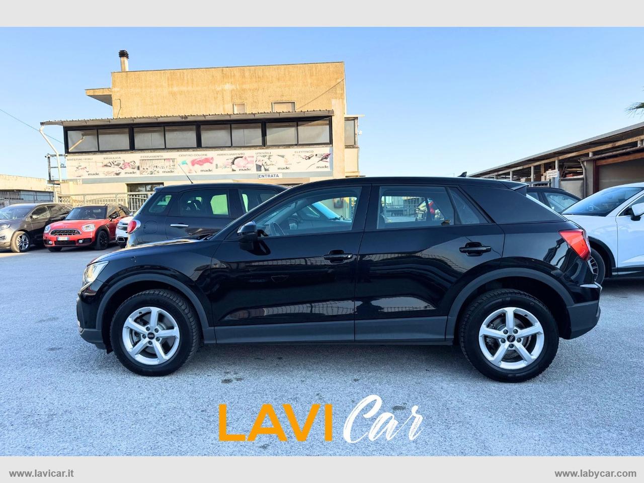 AUDI Q2 35 TDI quattro S tr. Identity Black