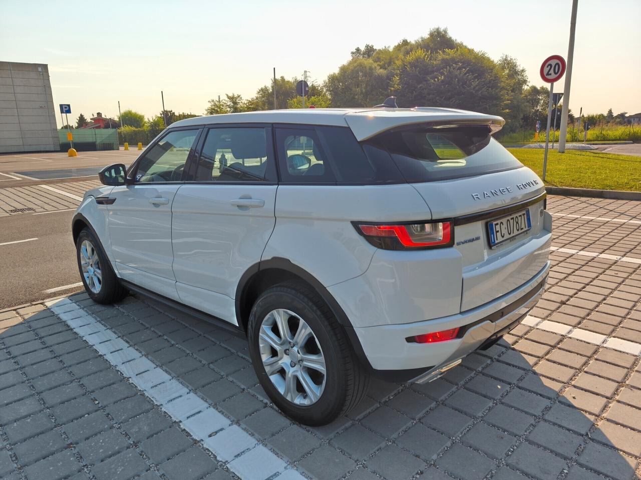 LAND ROVER EVOQUE 2.0D HSE 4X4 KM80MILA