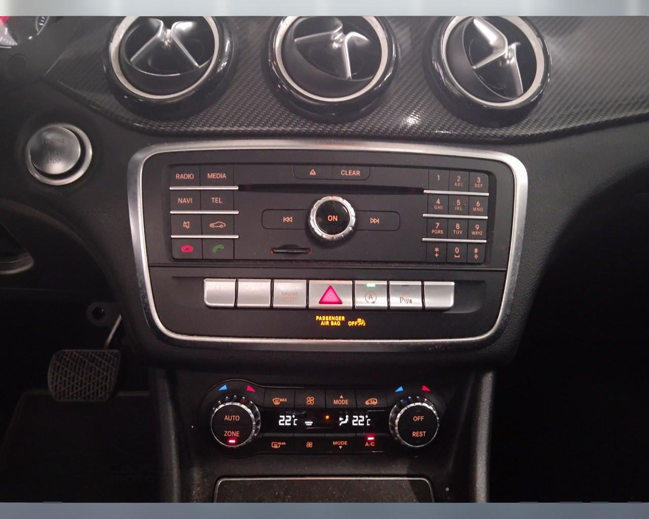 Mercedes-Benz GLA-X156 2017 - GLA 180 Night Edition auto