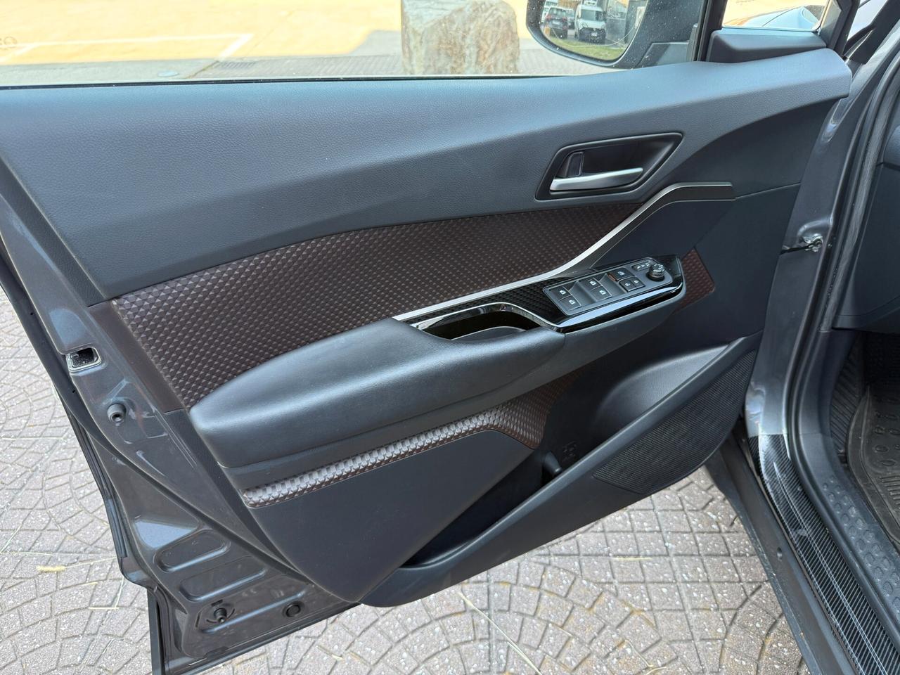 Toyota C-HR 1.8 Hybrid E-CVT Lounge
