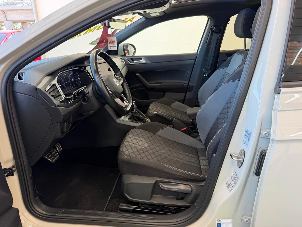 VOLKSWAGEN TAIGO 1.0 BENZINA 110CV AUTOMATICA