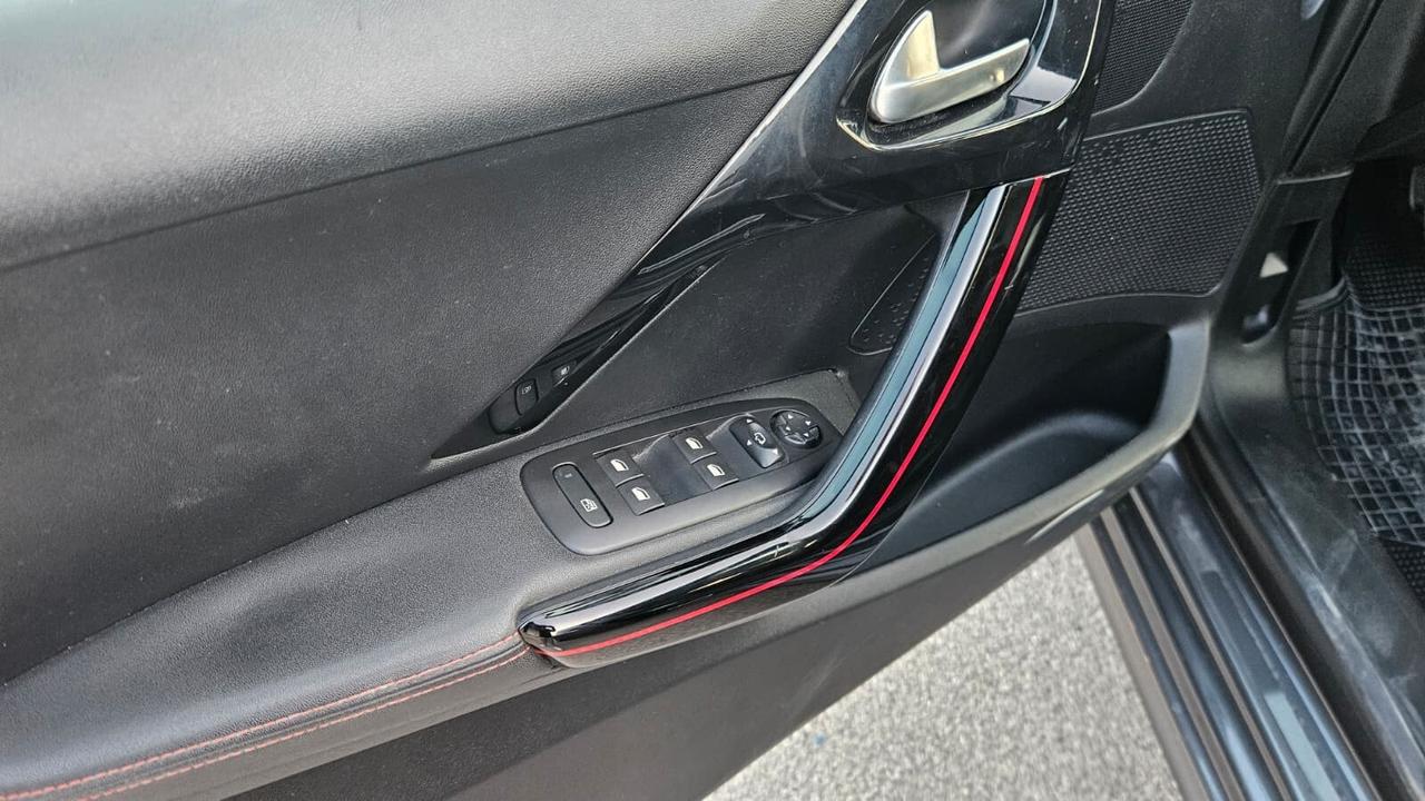 Peugeot 208 BlueHDi 120cv 5 porte GT Line