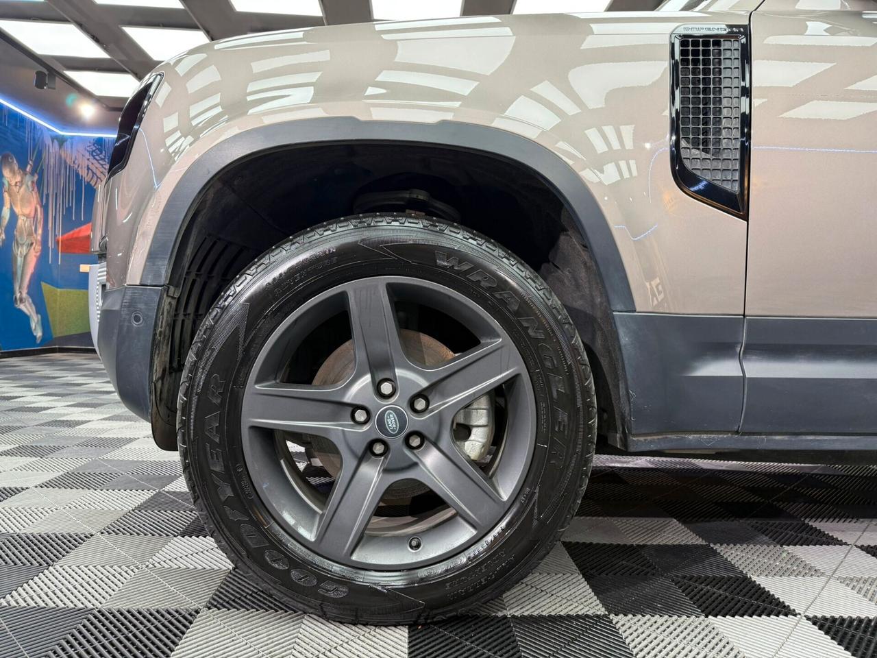 Land Rover Defender 90 3.0D I6 200 CV AWD Auto X-Dynamic SE (303)