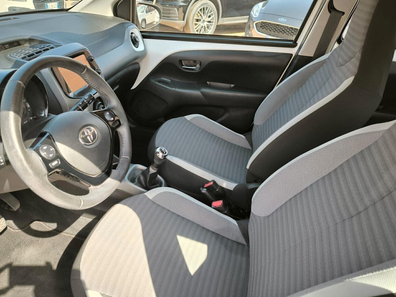 Toyota Aygo 1.0 VVT-i 72 CV 5 porte x-clusiv Connect