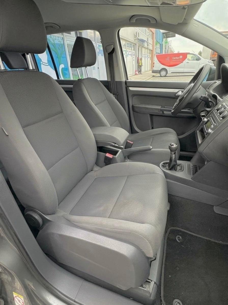 Volkswagen Touran 1.6 TDI 7 posti Neopatentati