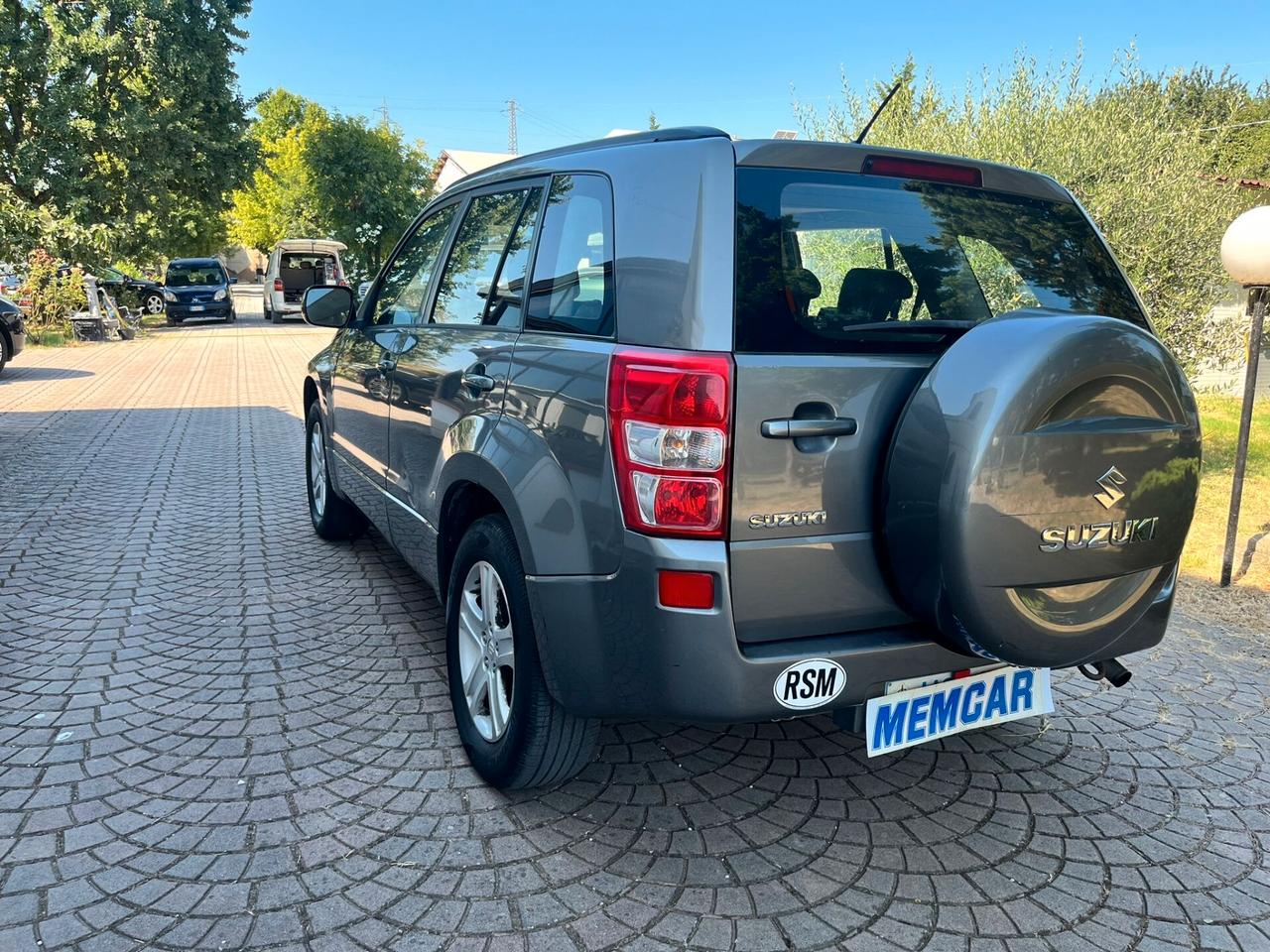 Suzuki Grand Vitara Grand Vitara 1.9 DDiS 5 porte Executive PERMUTABILE INTERNI IN PELLE