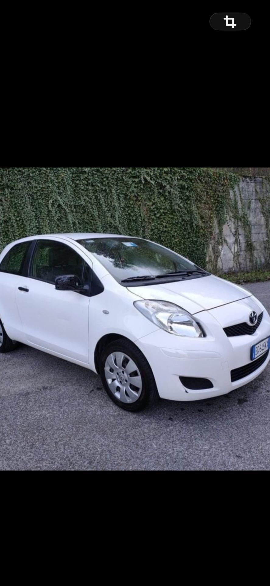 Toyota Yaris 1.0 3 porte SI NEOPATENTATI
