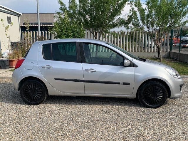 RENAULT Clio 1.4 16V 5 porte Confort