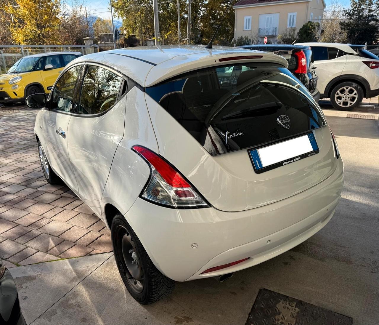 Lancia Ypsilon 1.2 69 CV 5 porte Gold