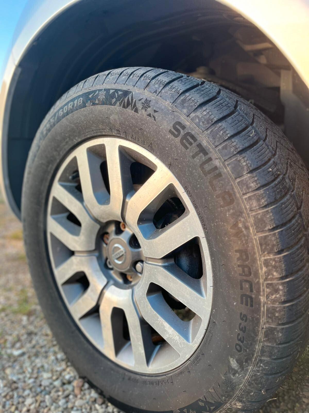 Nissan Navara 2.5 dCi 190CV 4 porte Double Cab XE