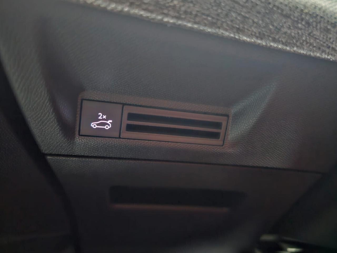 Nuova PEUGEOT 3008 GT - Hybrid 145CV E-DCS6 Grigio Titanio