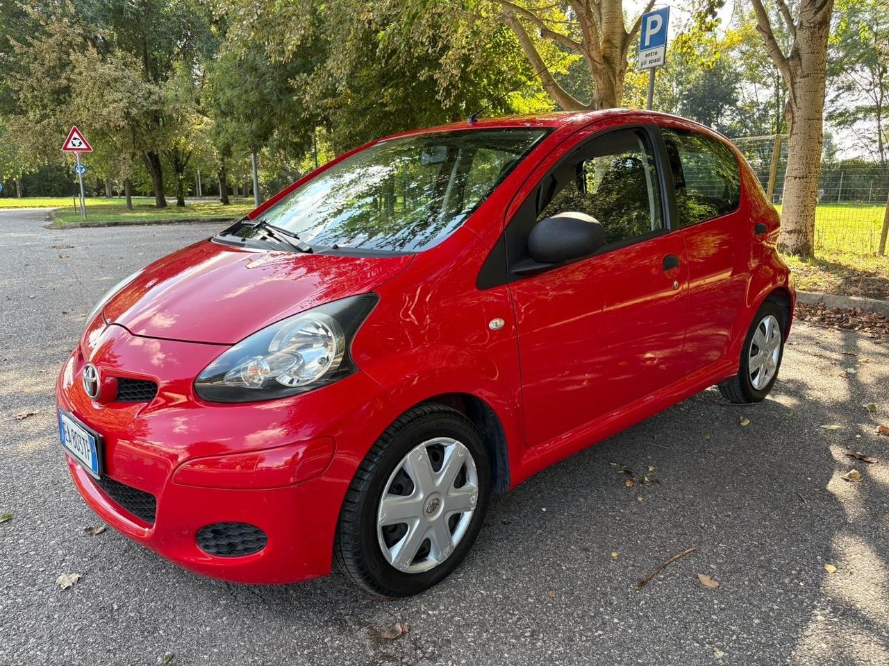 Toyota Aygo 1.0 12V VVT-i 3 porte Now Red Edition