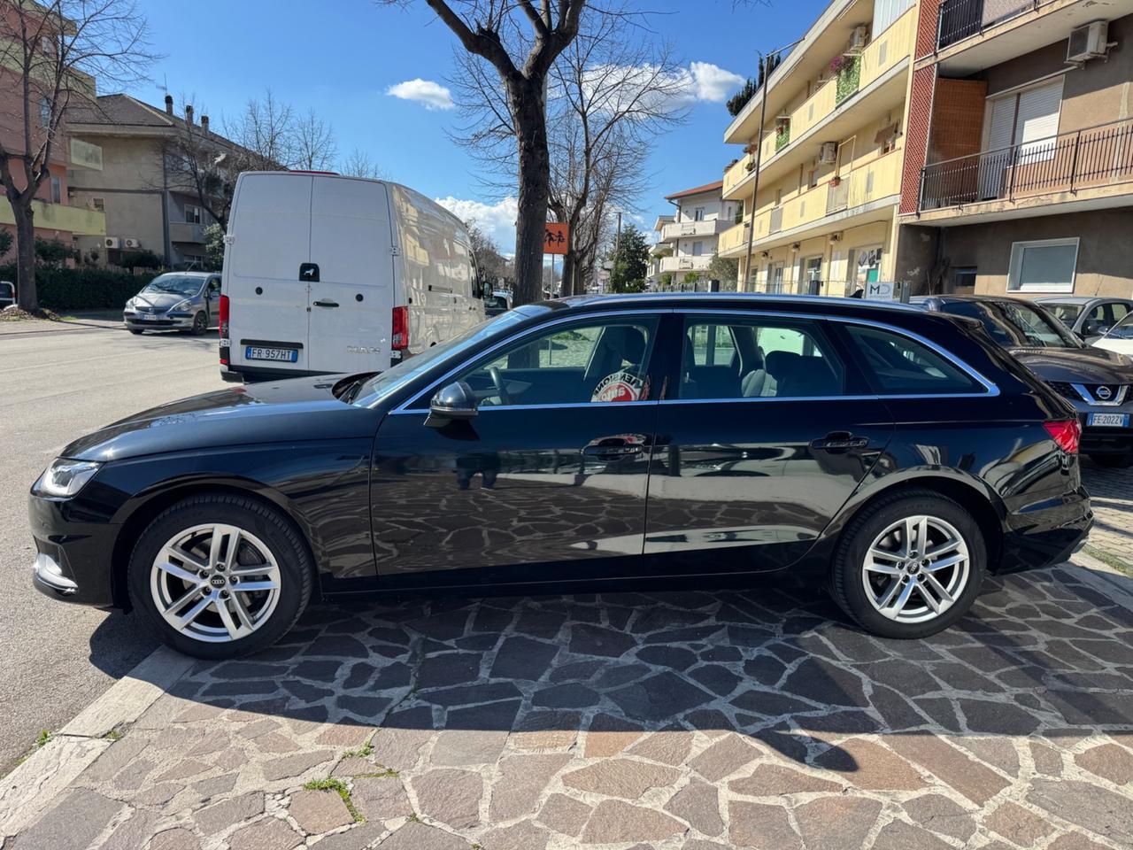 Audi A4 Avant 40 TDI quattro S tronic Business Advanced