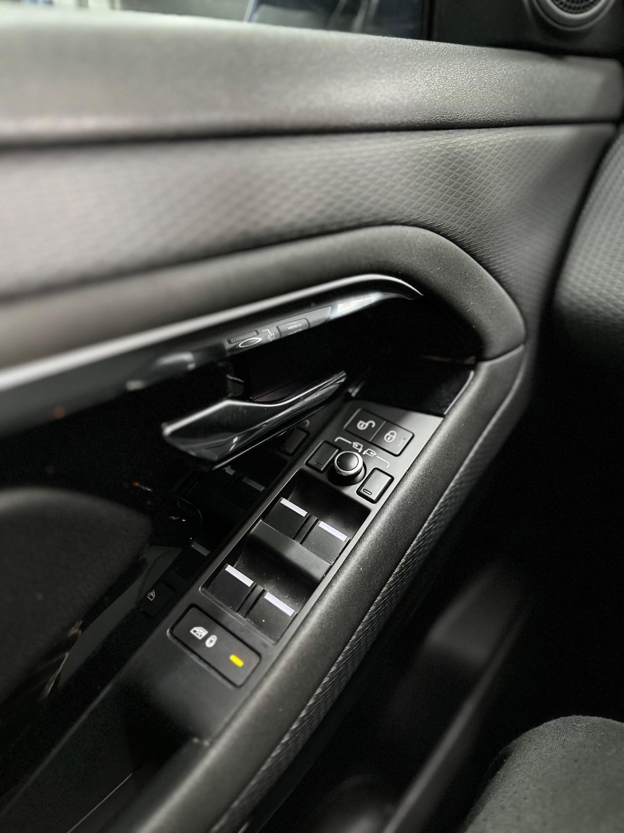 Land Rover Range Evoque 2.0D I4-L.Flw 150CV AWD Aut R-Dynamic HSE