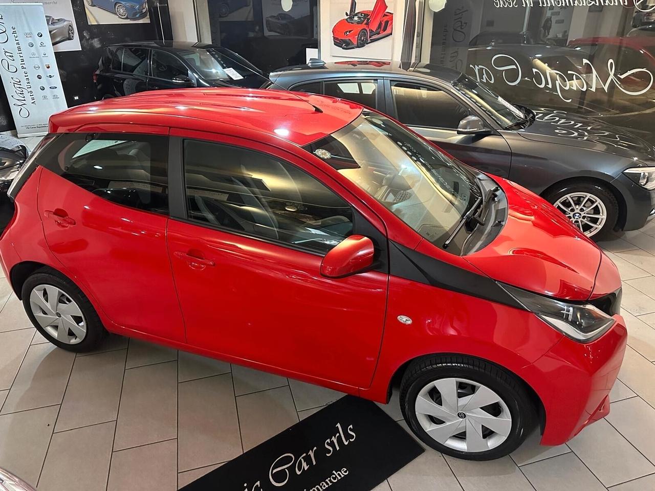 Toyota Aygo 1.0 VVT-i 69 CV 5 porte x-wave