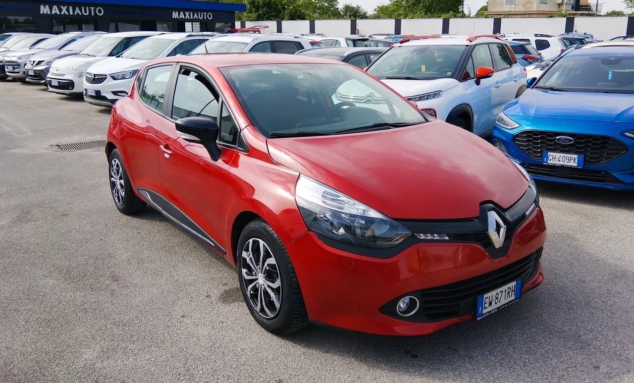 Renault Clio 1.2 100K KM!