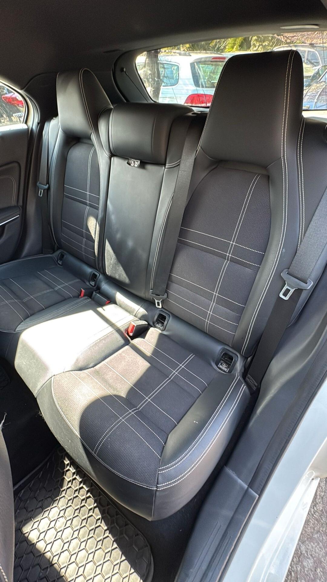Mercedes-benz A 180 CDI BlueEFFICIENCY Automatic