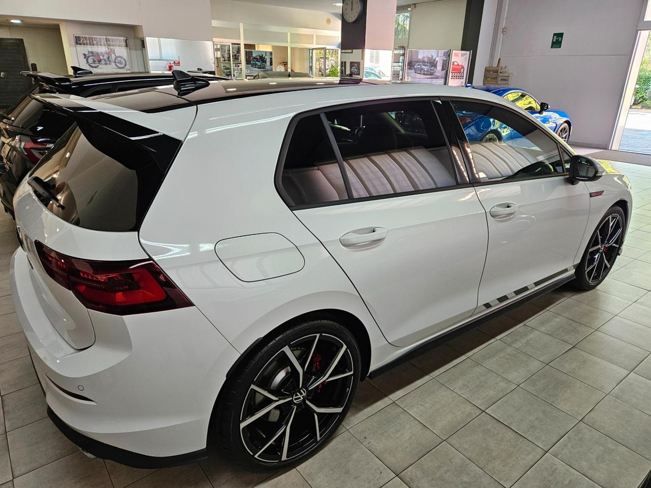 Volkswagen Golf GTI 2.0 TSI CLUBSPORT 300 CV - TETTO - IQ LIGHT - 19