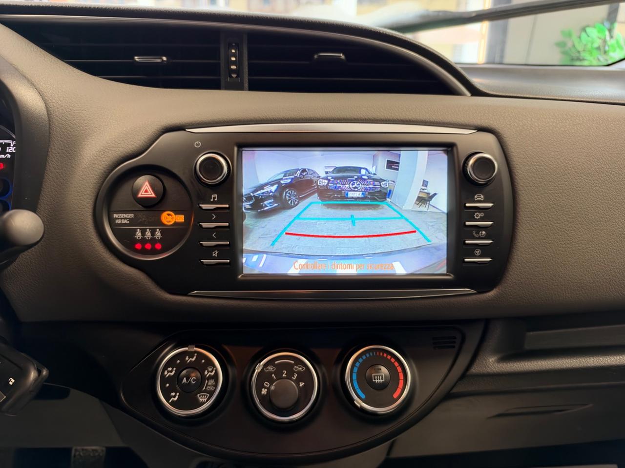 Toyota Yaris 1.0 72 CV 5 porte Lounge