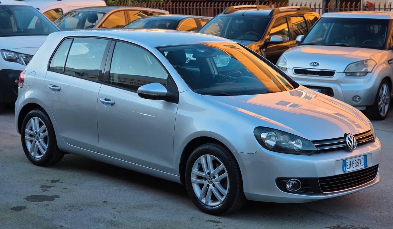 Volkswagen Golf 1.6 TDI DPF DSG 5p. Highline