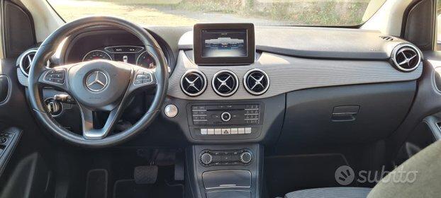 Mercedes CLASSE B 200d EXECUT-2018-Full Option.