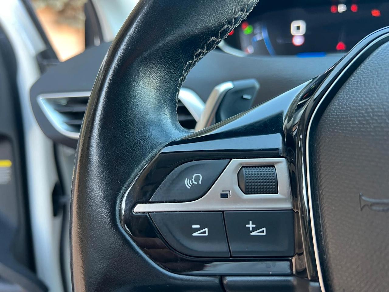 Peugeot 3008 PureTech Turbo 130 GT Line strafull