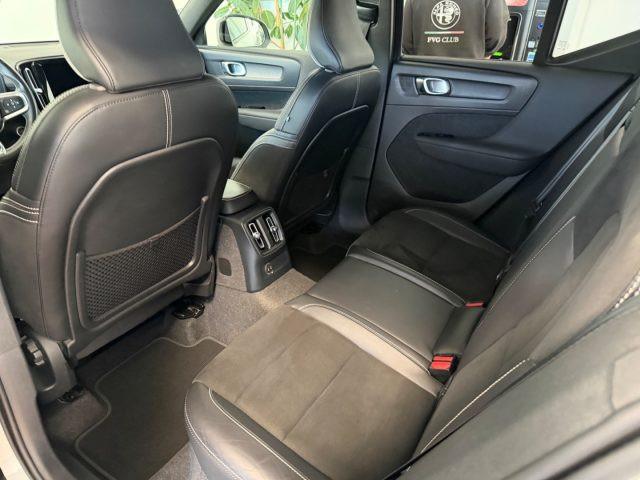 VOLVO XC40 T5 Recharge Plug-in Hybrid R-design