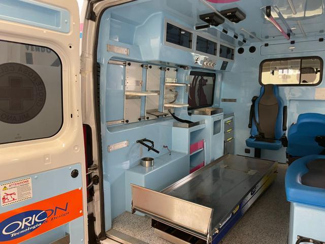 FIAT Ducato AMBULANZA 35 2.2 MJT 180CV AT9 PM CABINATO