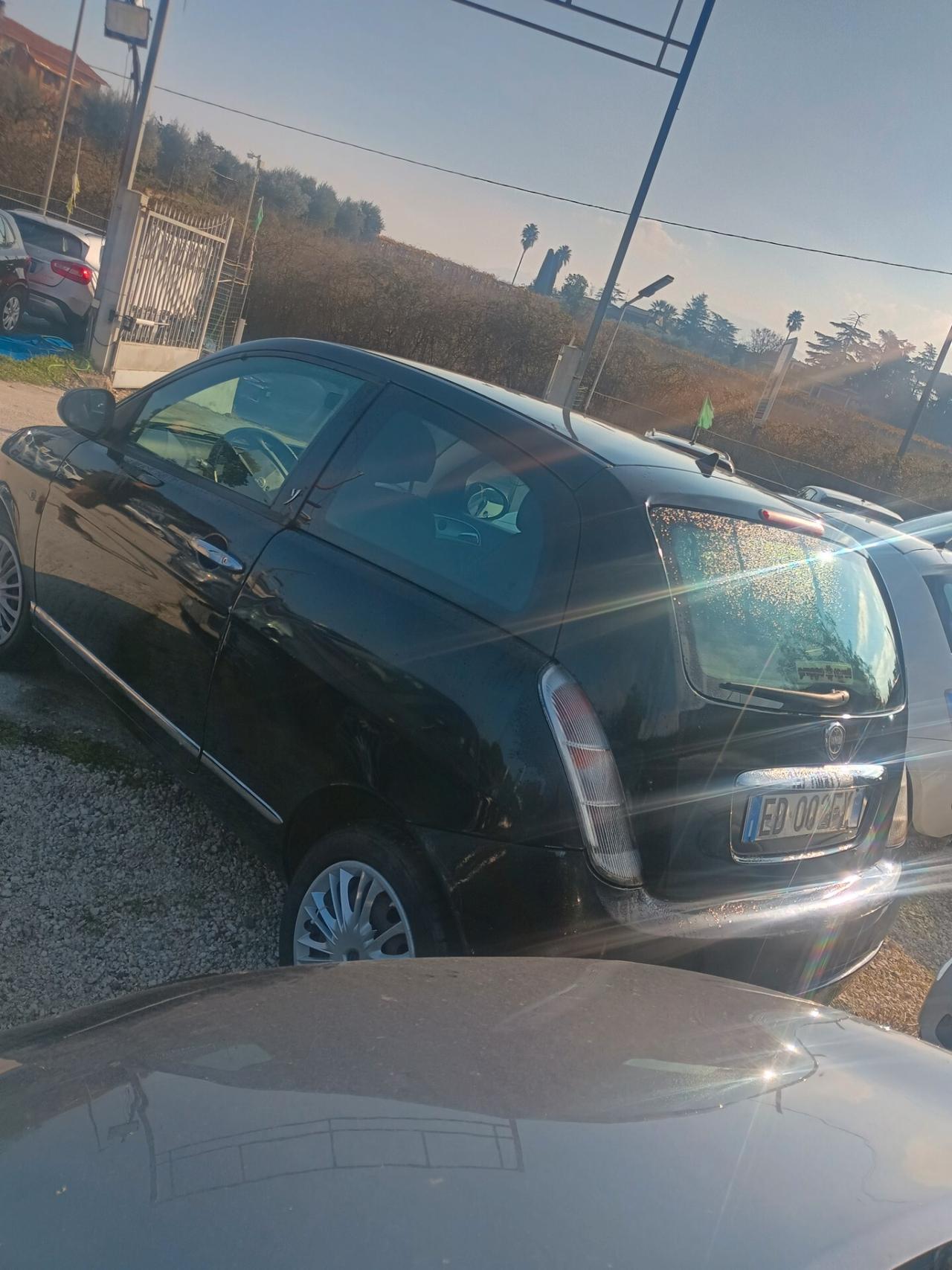 Lancia Ypsilon 1.2 69 CV 5 porte S&S Gold