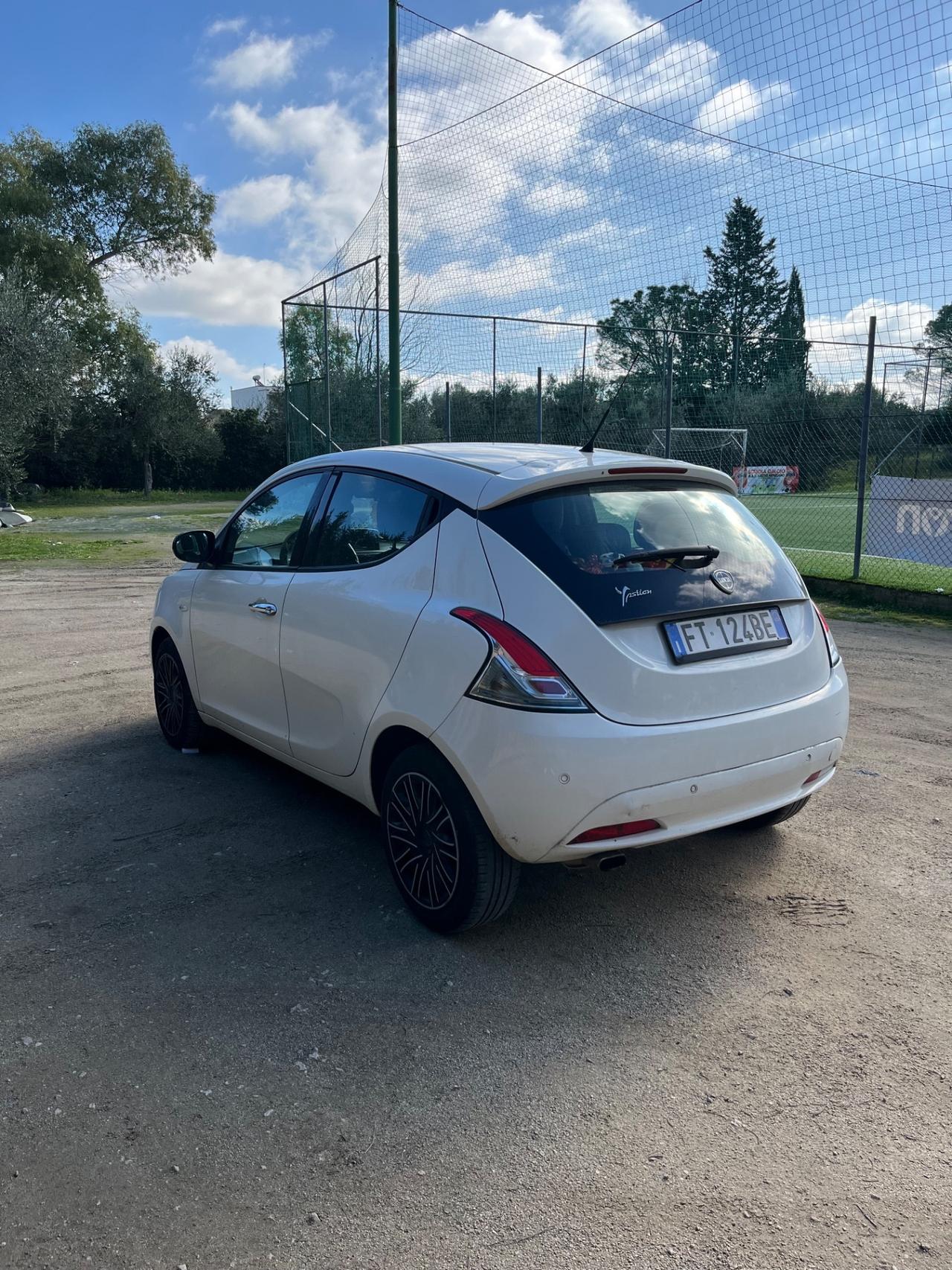 Lancia Ypsilon 1.2 Platinum 2018 Uni-Pro