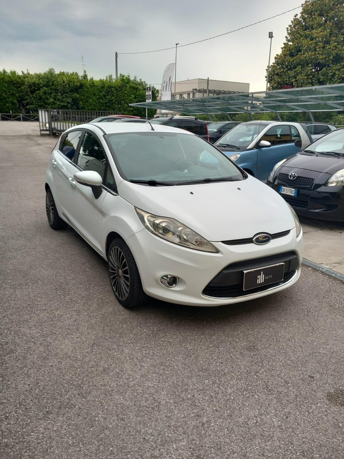 Ford Fiesta 1.4 5 porte Bz.- GPL Titanium