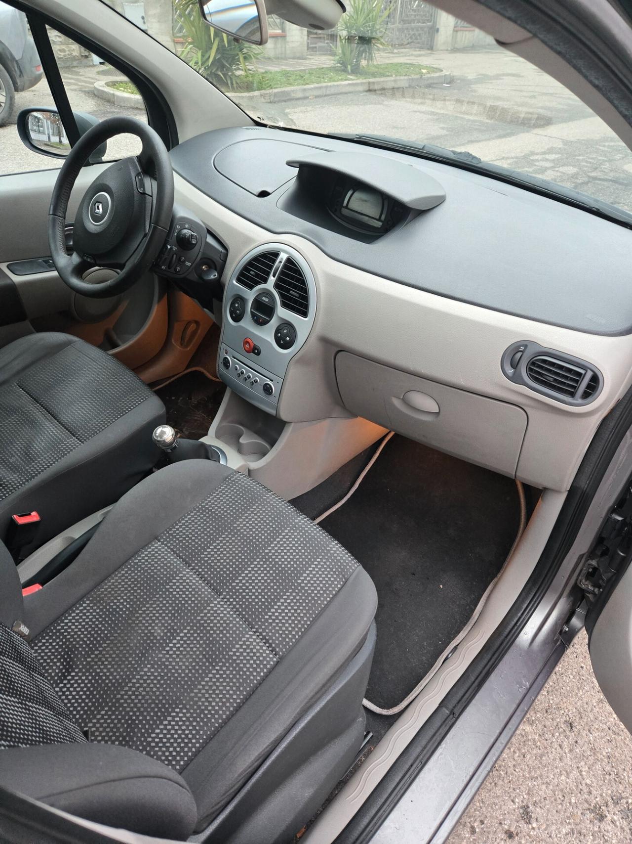 Renault Modus 1.2 16V Luxe Privilège