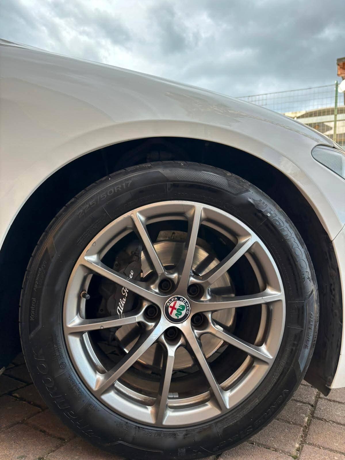 Alfa Romeo Giulia 2.2 Turbodiesel 180 CV Super